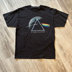Mens PINK FLOYD band tee rock tshirt. EEUC. Size XL. 100% cotton.